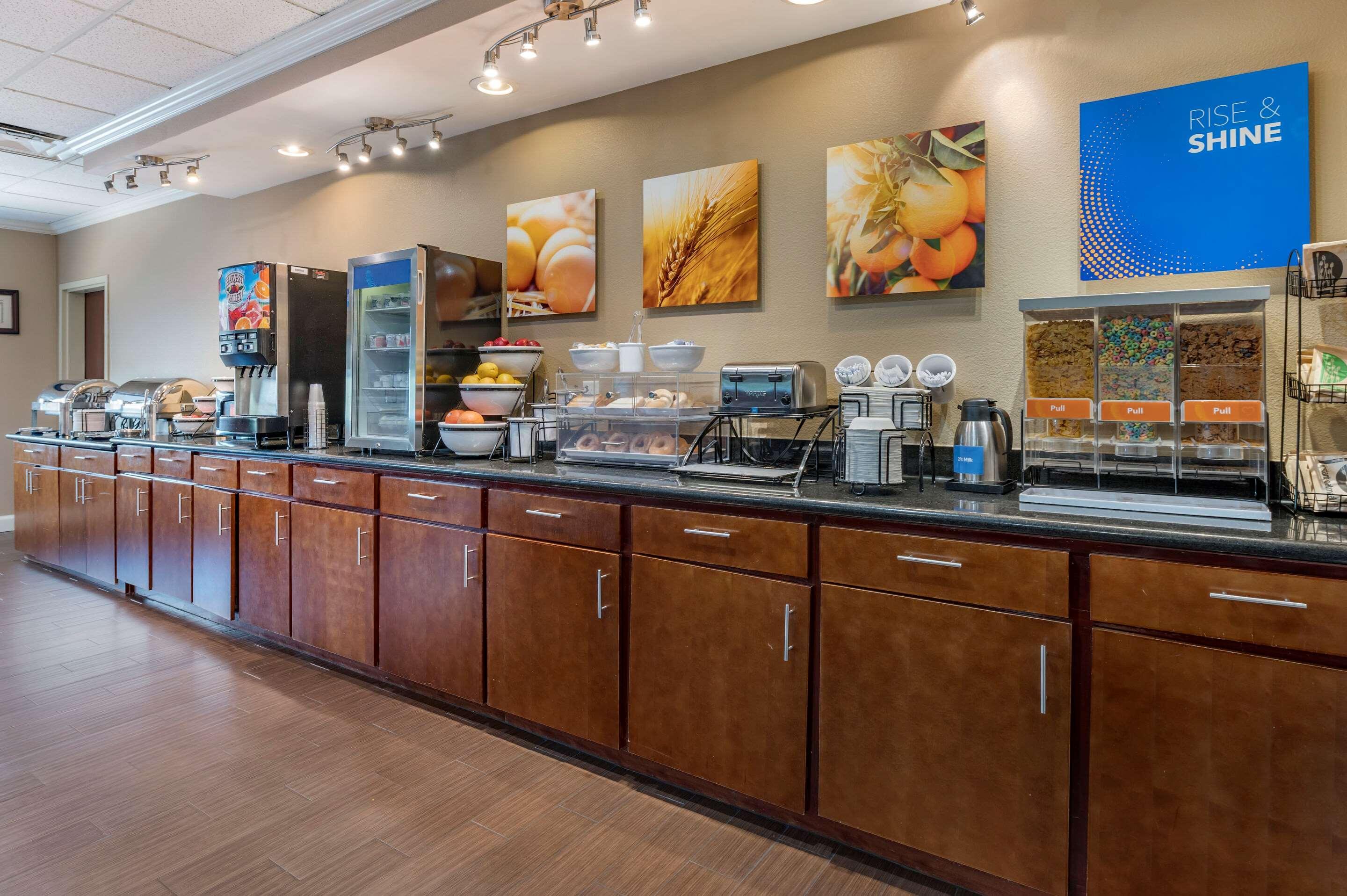 לורנסבורג Comfort Inn & Suites מראה חיצוני תמונה